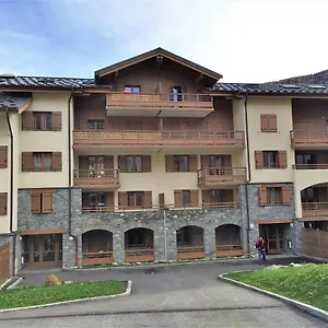 https://deluxe-ski-and-summer-apartment-parking-and-wifi.hotels-rhonealpes.com